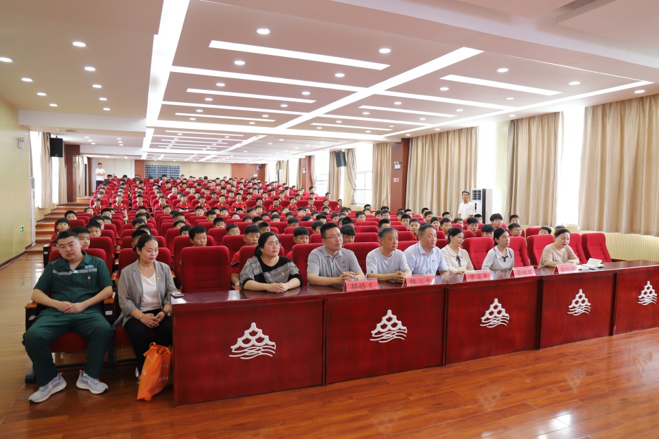 普及急救技能 筑牢生命防线 | 临沂市第三人民医院联合市120急救中心开展校园公益宣讲